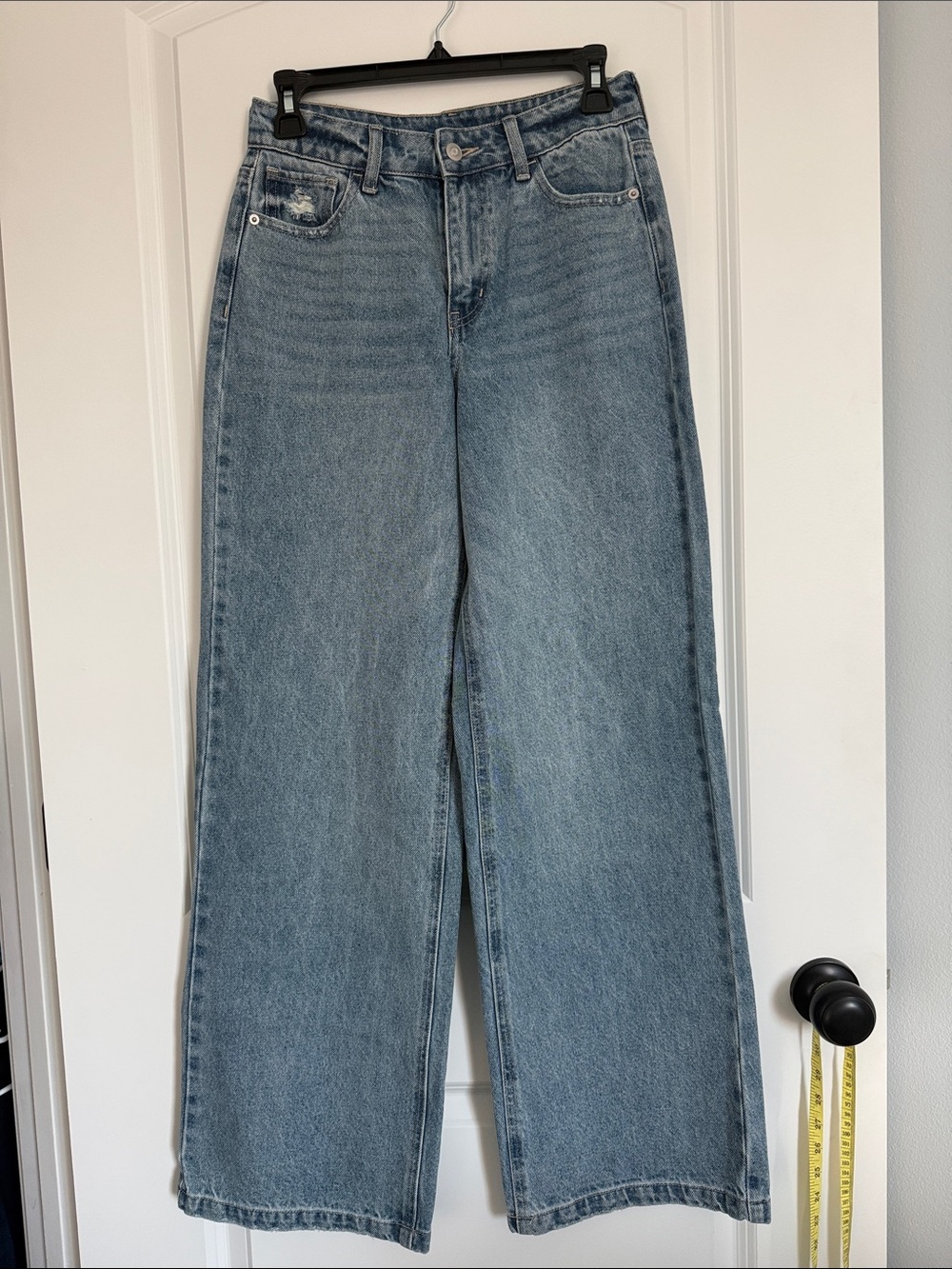 Classic Wide-Leg Women’s Jeans in Light Blue